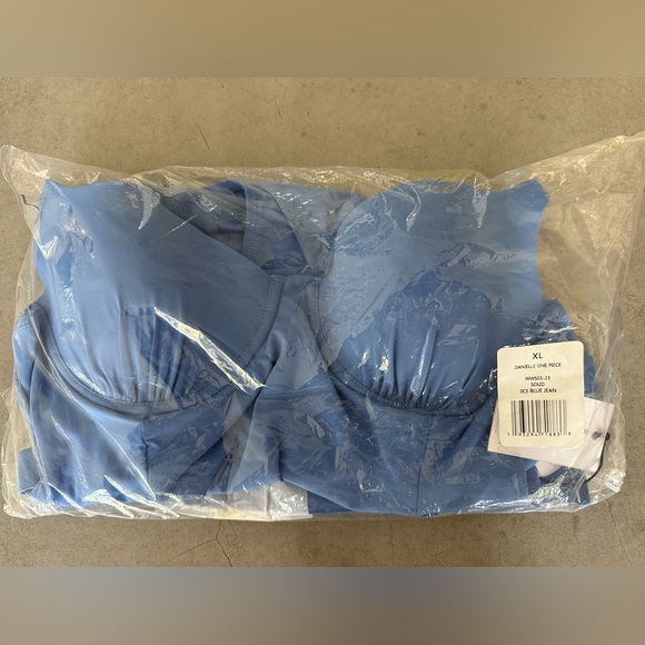 NWT 🏷️ WeWoreWhat Danielle One Piece Bathing Suit in Blue Jean - XL - Picture 4 of 5